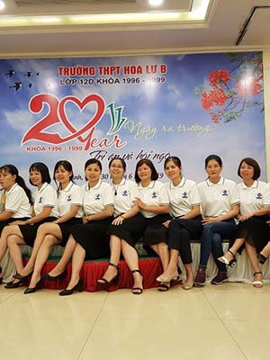 May áo Lớp 12D trường THPT Hoa Lưu B Khóa 1996-1999