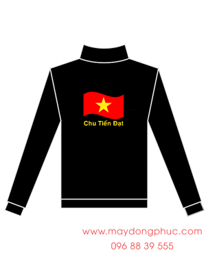 May áo gió In hình lá cờ Việt Nam với chữ Chu Tiến Đạt
