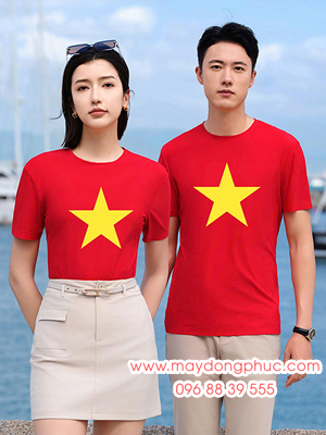 May Áo cờ đỏ in ngôi sao vàng lên mặt trước