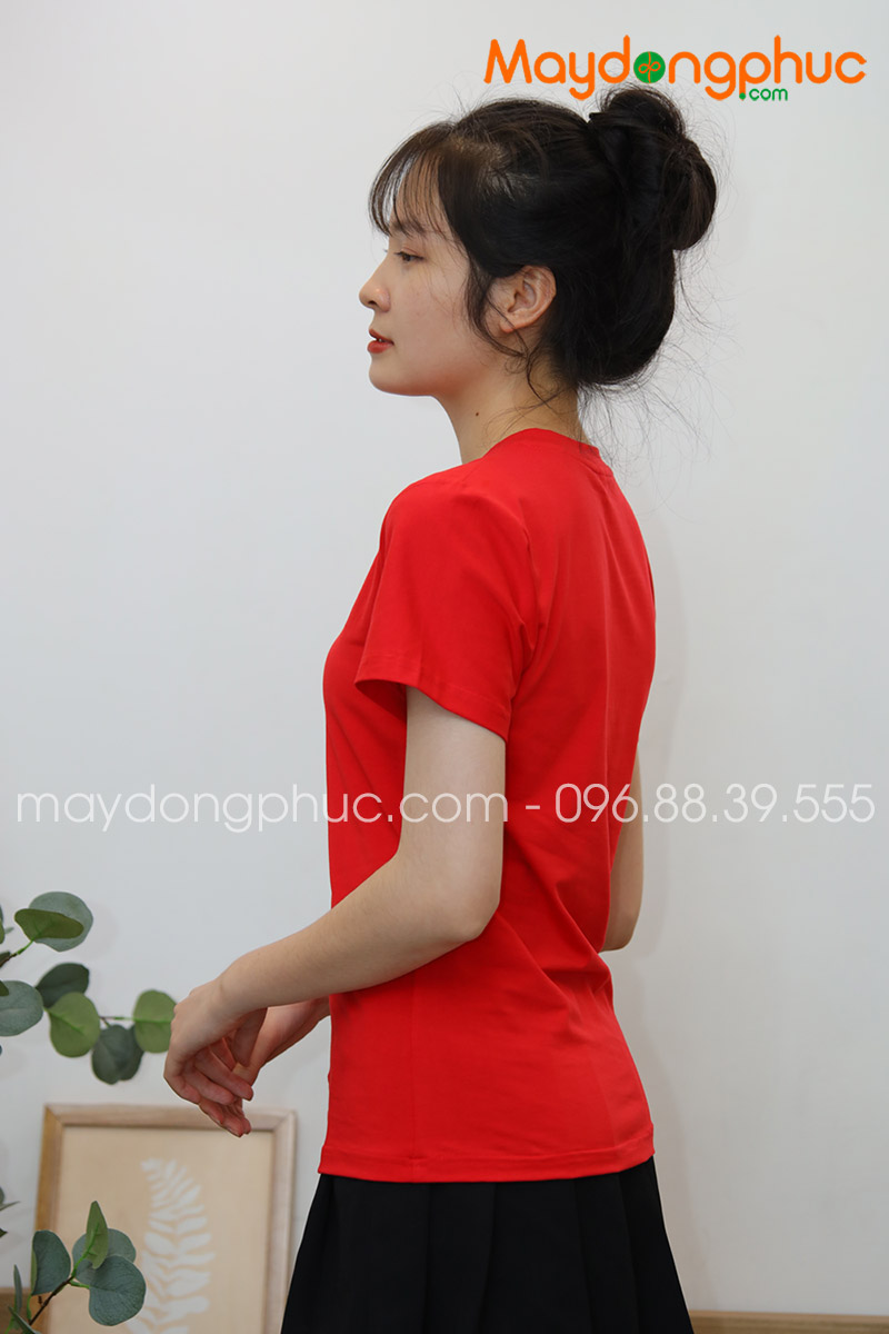 Áo phông cổ tròn màu đỏ - mẫu 2