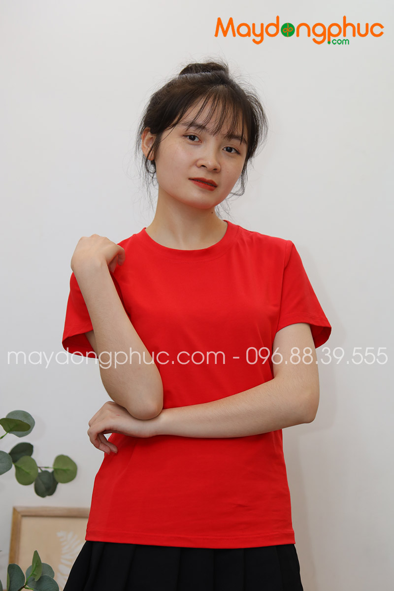 Áo phông cổ tròn màu đỏ - mẫu 3