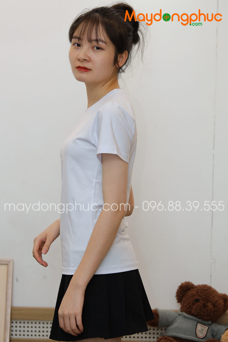 Áo phông cổ tròn màu trắng