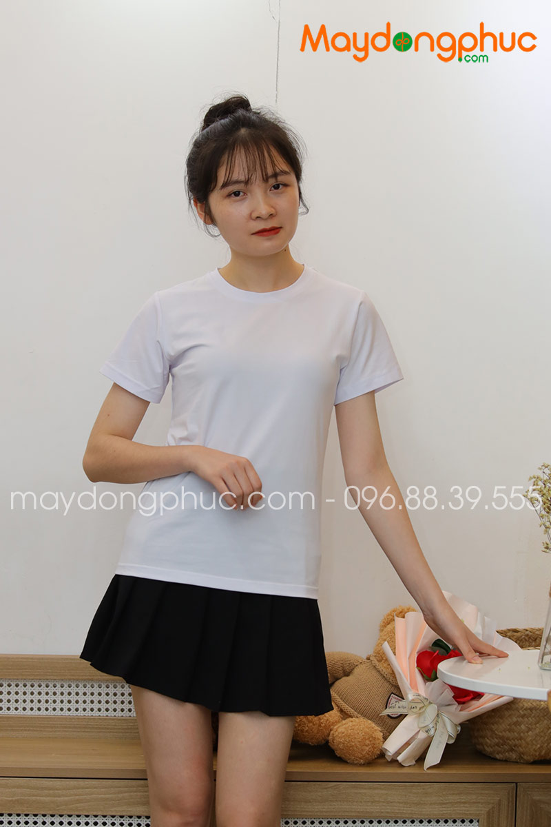 Áo phông cổ tròn màu trắng - mẫu 2