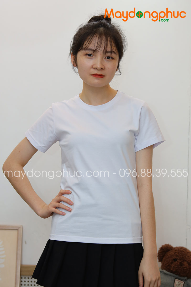 Áo phông cổ tròn màu trắng - mẫu 4