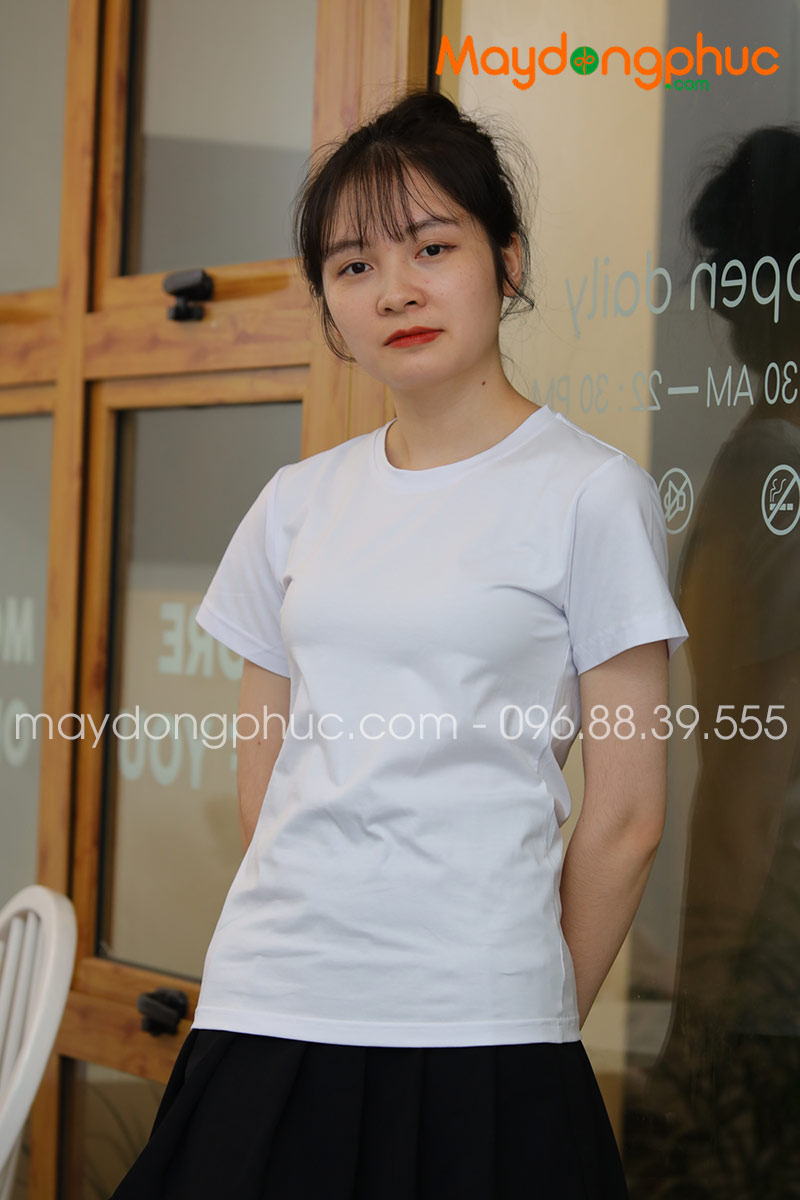 Áo phông cổ tròn màu trắng - mẫu 6