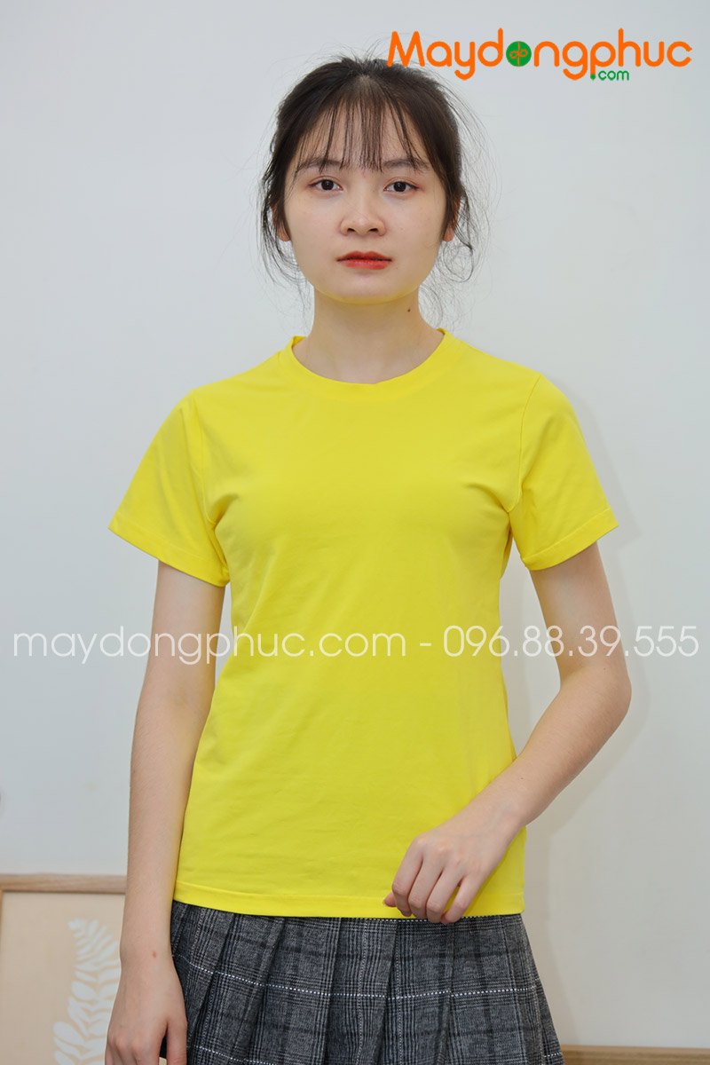 Áo phông cổ tròn màu vàng - mẫu 4