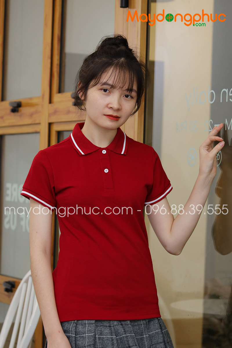 Áo phông polo màu đỏ đô