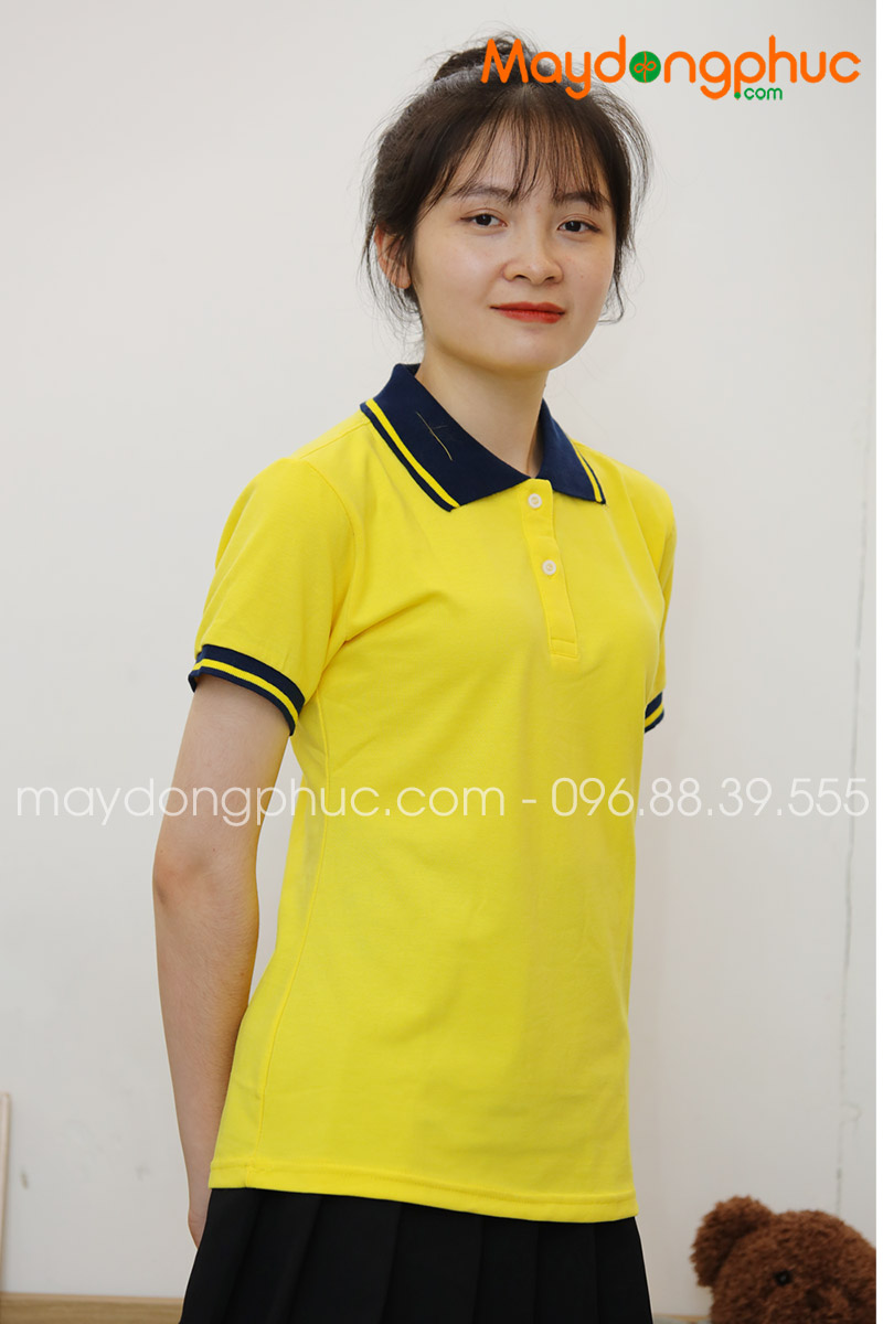 ​Áo phông polo màu vàng cổ đen