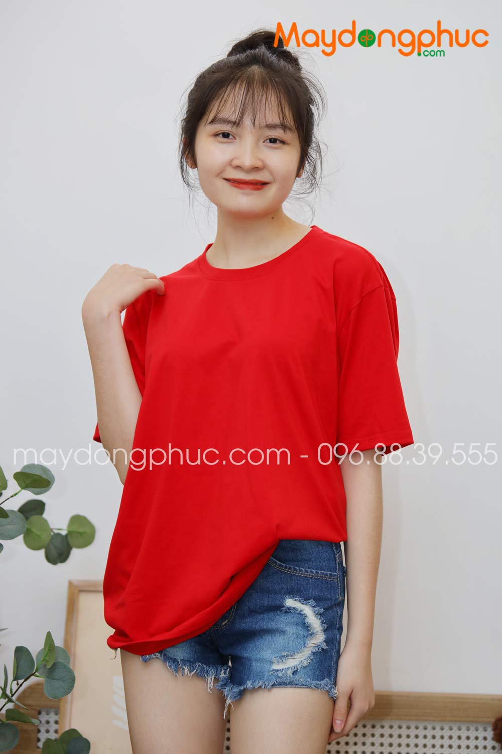 Áo phông tay lỡ màu đỏ