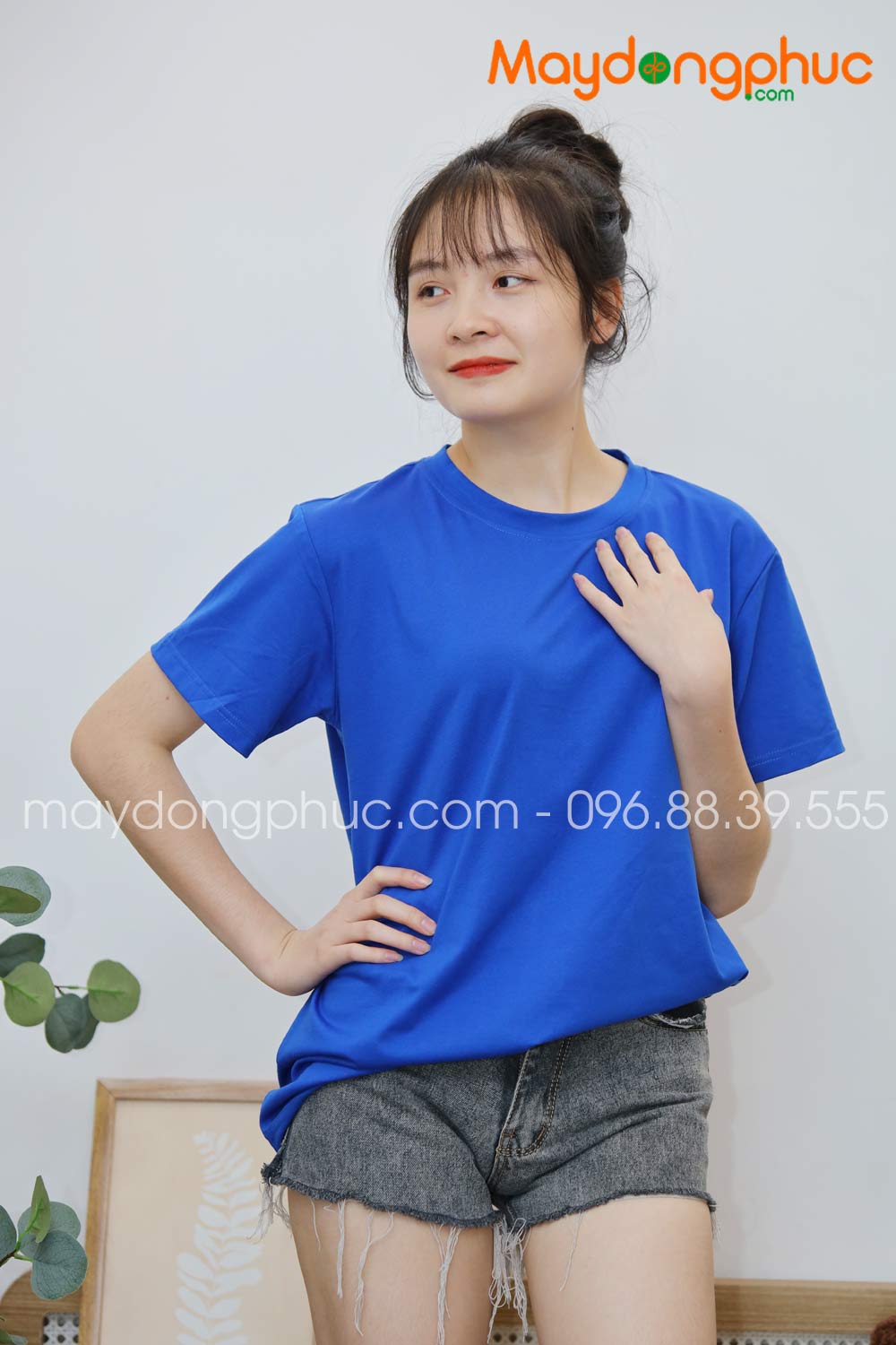 Áo phông tay lỡ màu xanh dương - mẫu 5