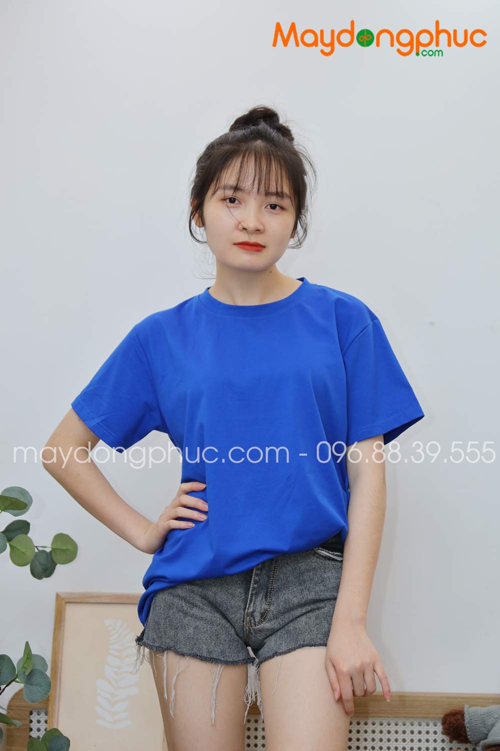 Áo phông tay lỡ màu xanh dương - mẫu 6