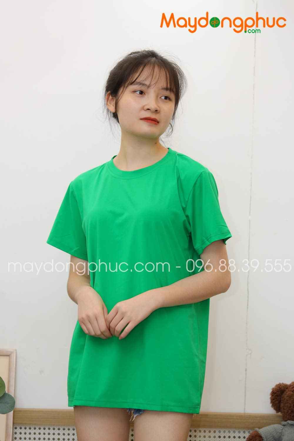 Áo phông tay lỡ màu xanh lá
