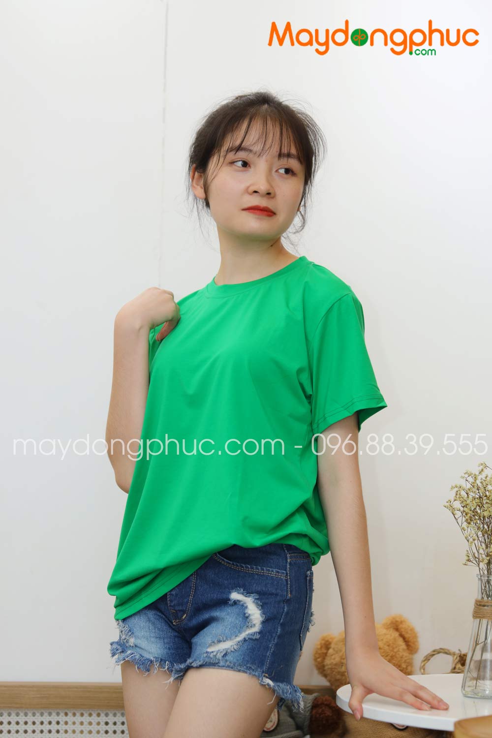 Áo phông tay lỡ màu xanh lá - mẫu 3