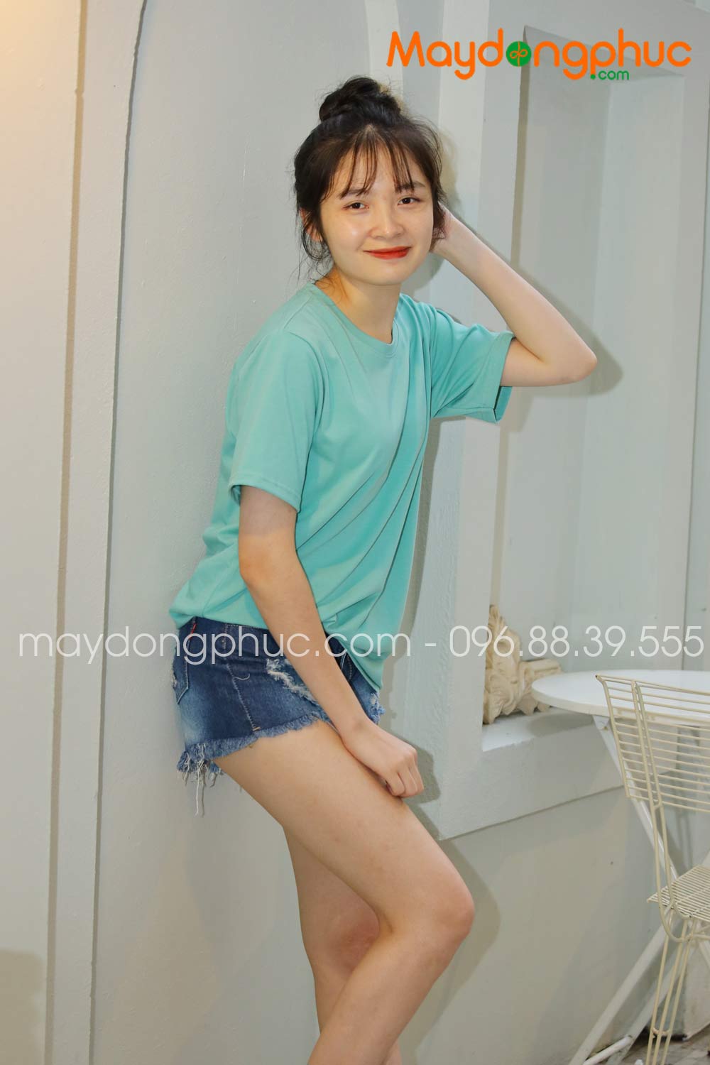Áo phông tay lỡ màu xanh ngọc - mẫu 2