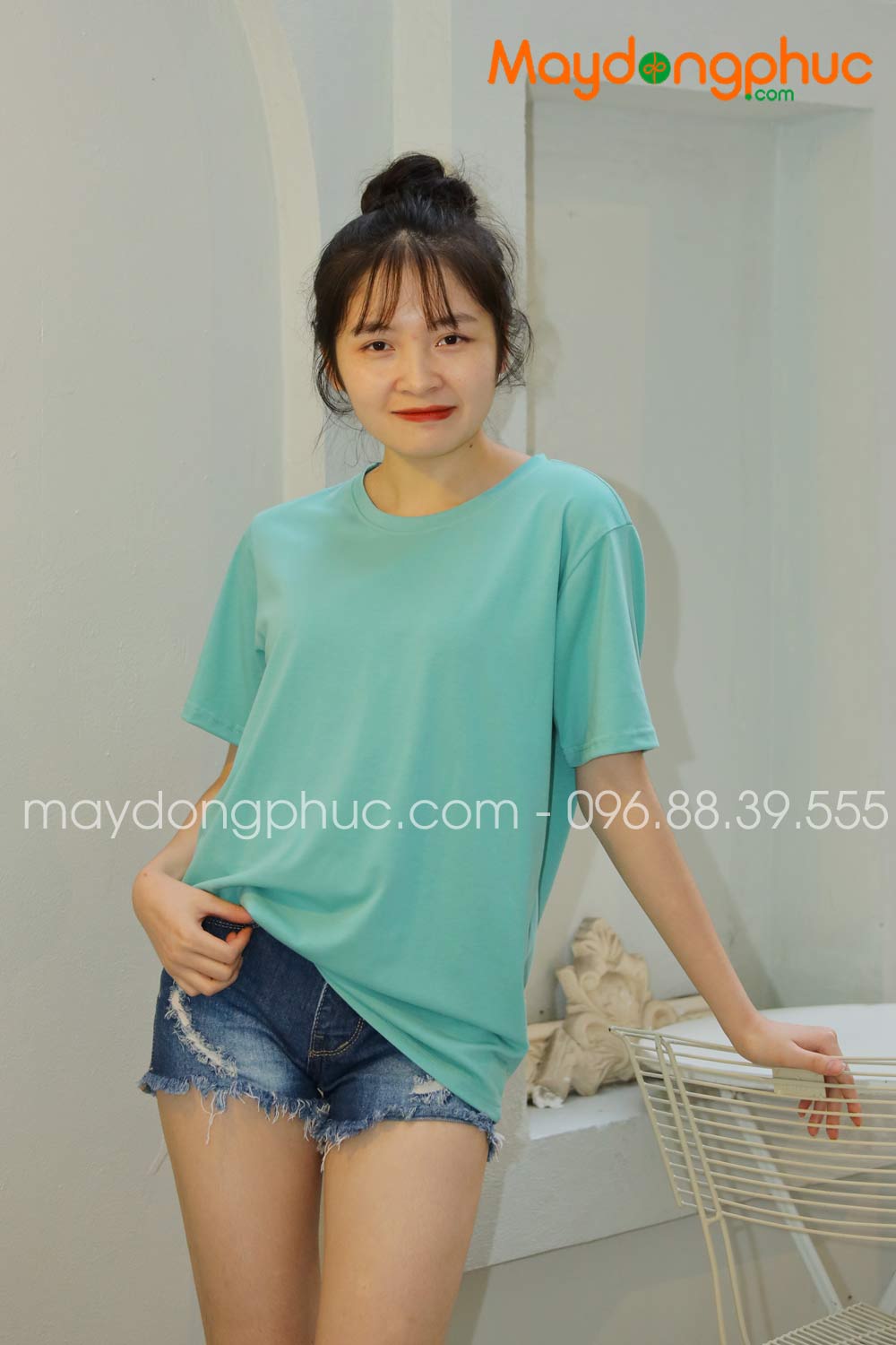 Áo phông tay lỡ màu xanh ngọc - mẫu 3