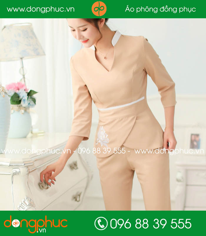 Quần áo đồng phục spa màu hồng nhạt cổ trắng - mẫu 2