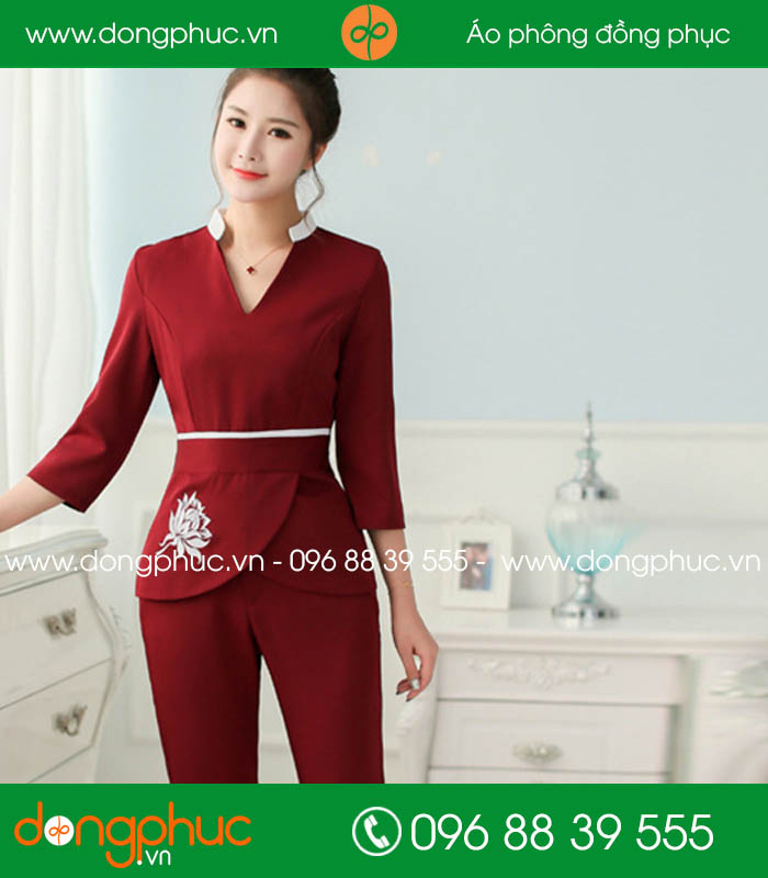 Quần áo đồng phục spa màu đỏ đô cổ trắng - mẫu 2
