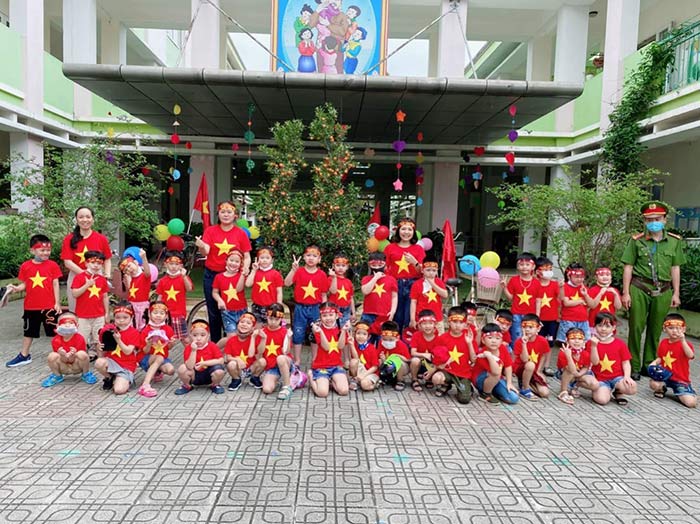 May áo cờ đỏ sao vàng trẻ em