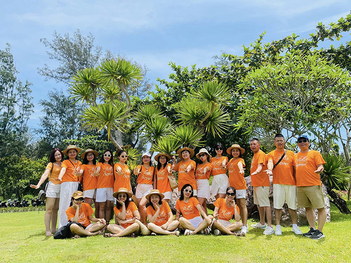 May áo phông đồng phục Hello summer - mẫu 3