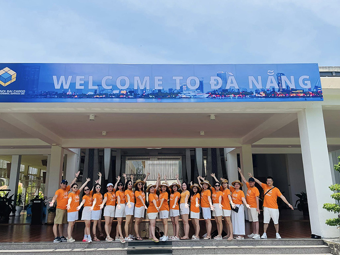 May áo phông đồng phục Hello summer - mẫu 2