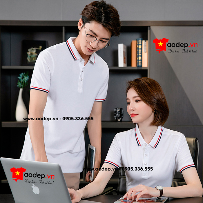 May áo phông màu trắng phối viền đen đỏ