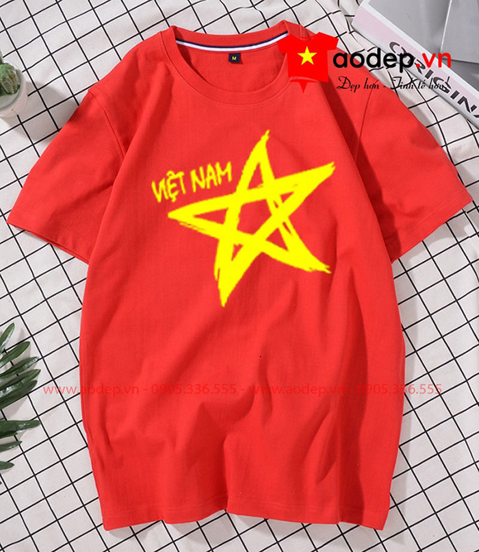 May áo thun cổ tròn cờ đỏ sao vàng