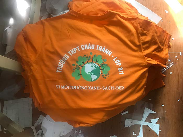 May áo cổ tròn Lớp 8/1 trường THPT Châu Thành