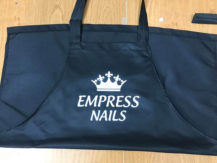 May tạp dề Quán Empress Nails